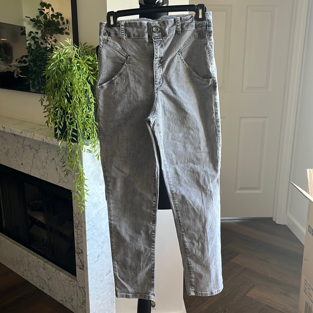 High rise light weight jeans/pants